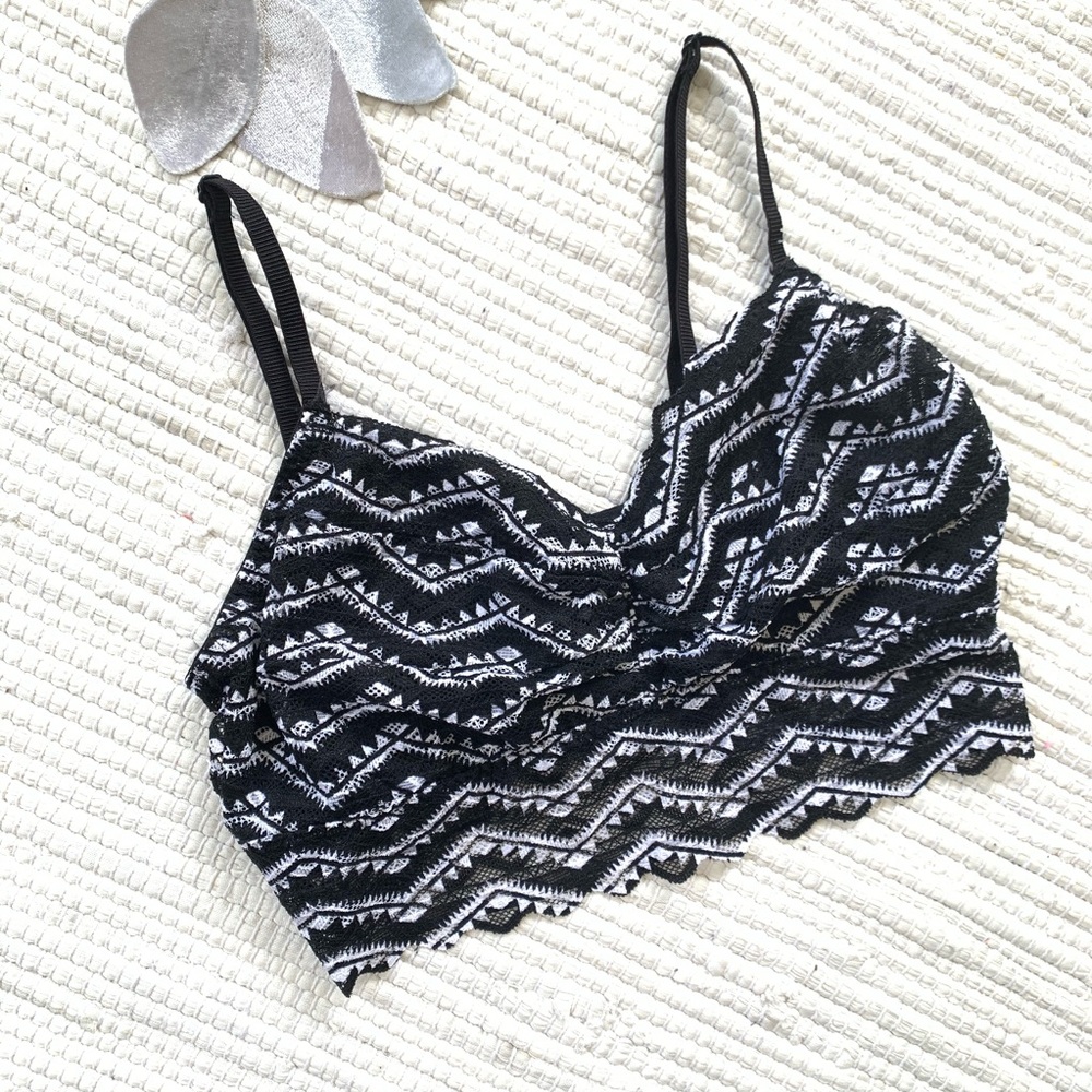 NWOT Victoria secret racer back bralette F-023